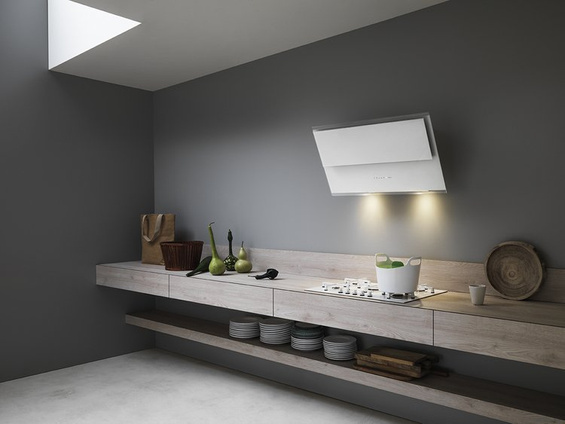 Okap Falmec Verso 85 czarny 800 m³/h przyścienny