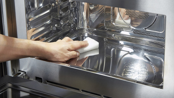 Piekarnik z funkcją pary i mikrofali Signature Kitchen Suite SKSLV2401S czarny