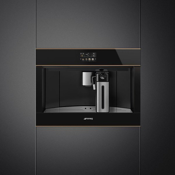 Ekspres do kawy Smeg Dolce Stil Novo CMS4604NR