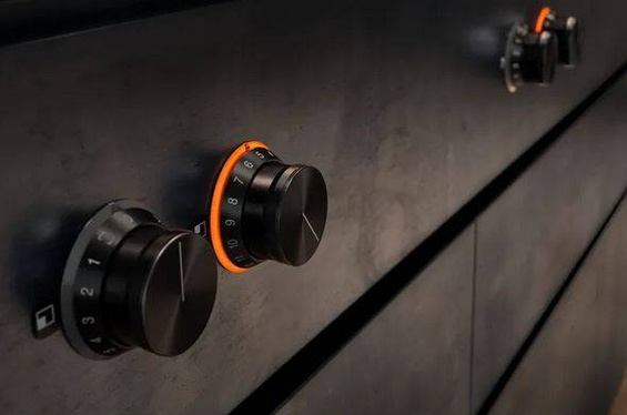 Płyta indukcyjna Gaggenau VI462105 CKI440010 bezramkowa czarny panel sterowania pokrętła stalowe