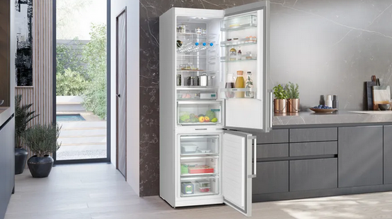 Lodówka z dolnym zamrażalnikiem wolnostojąca Siemens KG39NAIBT