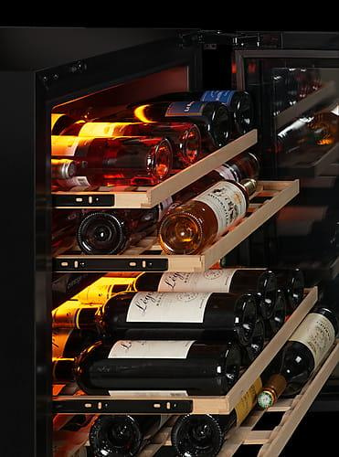 Winiarka do zabudowy Avintage AVU50PLATINUM