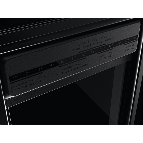 Winiarka Electrolux EWUS018B7B