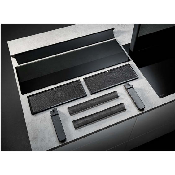 Wyprzedaż ekspozycji! Okap blatowy typu downdraft zintegrowany z płytą indukcyjną Novy Panorama Pro 90 1821 z ekspozycji