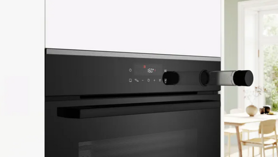 Piekarnik do zabudowy z funkcją pary Bosch HRG272EB3 czarny